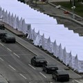 Beli šatori i za Prvi maj ispred Skupštine
