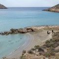 Vlasti na Kritu: Oko 2.000 migranata stiglo za dva dana, situacija je neupravljiva