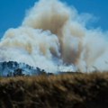 Пожар код Марсеја још није угашен: Пламен ишао и до 300 метара увис, повређено више од 100 људи
