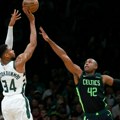 Čuveni NBA košarkaš ne odustaje, stiže kod Karija i družine