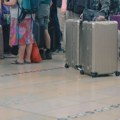 Žena došla na granicu s 55 kofera - carinici nisu mogli da poveruju kad su videli šta nosi u njima (FOTO)