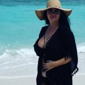 Zbog slike Jane Todorović u kupaćem kostimu svi su iskolačili oči: Ova njena objava iz Dubaija se i danas komentariše: "Bolje…