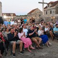 (Foto) I Milanoviću je vruće: Hrvatski predsednik došao na filmski festival, svi gledali šta je obukao