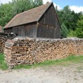 Pazite od koga kupujete ogrev: Oglasio prodaju preko Fejsbuka, uzeo kupcu 700 evra, a evo šta mu je zapravo istovario u…