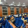 Država potpisala kolektivni ugovor, Cvetanović potpisuje rešenja, a proziva škole zbog solidarne pomoći