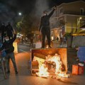 Molotovljevi kokteli na Vladu u Tirani