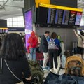 Zbog tehničkog problema u kontroli leta u Velikoj Britaniji, hiljade putnika kasne