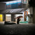 Dramatična situacija u Grčkoj: Ljudi zarobljeni u poplavama, isključena struja u gradu VIDEO