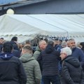 Počelo potpisivanje peticije za smenu hetemija: Okupljaju se građani u Leposaviću, obišli ih i pripadnici Kfora