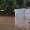 Локалне поплаве, град, оборено стабло и пожар: Поподневно невреме није изазвало озбиљнију штету Крагујевцу