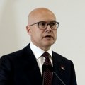 Premijer žestoko reagovao zbog hajke na predsednikovog sina "Ponosni smo na Danila jer svim srcem navija za Srbiju"