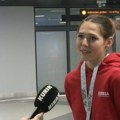 "Sa SAMOG DNA sam SE POPELA NA VRH" Angelina Topić direktno sa aerodroma: Nisam mogla da hodam, a sada sam svetska šampionka