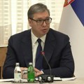 Vučić se obratio na sednici vlade "u kojoj zemlji na svetu je dozvoljeno da izvode decu iz škola na ulice?" (video)