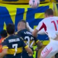 Krvnički start fudbalera Benfike zgrozio svet! Nabio korampone u glavu protivničkom igraču - jezivo! (video)