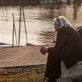 Penzionerka prevarena na Fejsbuku: Poverovala da je osvojila auto, a onda počelo isisavanje stotina evra