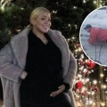 Otac Milice Todorović se sanka kao kad je bio dete: Trudna pevačica u neverici, sankama se spuštao niz zaleđenu ulicu