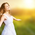 Letnje sunce ne povećava vitamin D kod svih ljudi: Tri su razloga zbog kojih besplatna suplementacija ne funkcioniše