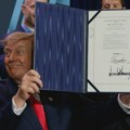 Tramp nudi Amerikancima 5.000 dolara ako pobedi na izborima u novembru: Da li je to legalno?