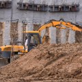 Automobil upao u rupu nakon pucanja potpornog zida na gradilištu u Beogradu, reagovalo tužilaštvo