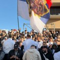 Izborni presek: Vučić prošetao Novim Sadom pred prvi skup od pada nadstrešnice