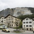 Evakuisano švajcarsko selo Brijenc pošteđeno u odronu