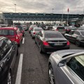 Stanje na putevima: Na graničnom prelazu Horgoš i Šid automobili čekaju do dva sata: Na naplatnim stanicama bez…