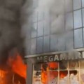 (Video) Vatra se brzo širi: Novi snimci požara na pijaci u Sarajevu