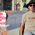 Andrej Obradović prekinuo štrajk glađu posle saslušanja u tužilaštvu povodom prebijanja od strane policije
