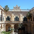 Za krađu antikviteta vrednih 13.000 evra na Malti optužena žena iz Srbije