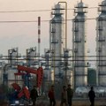Dva radnika poginula, tri osobe povređene u požaru u rafineriji nafte u Rusiji