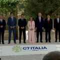 Papa Franja stigao na samit G7 - lideri država članica najavljuju sankcije kineskim firmama zbog pomoći Rusiji