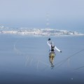 Na žici prošetao od italijanskog kopna do Sicilije: Pad u poslednjih 80 metara ga koštao Ginisovog rekorda