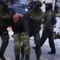 Ekskluzivni snimak hapšenja alije Balijagića: Pognute glave u pratnji specijalaca priveden u policijsku stanicu (video)