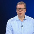 Vučić najavio moguće ranije povećanje penzija i pozvao Kragujevčane da se prijave za posao u Stelantisu