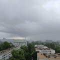 Hitno upozorenje RHMZ: Pljuskovi i grad na širem području Beograda