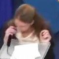 Nova švedska ministarka zdravlja srušila se uživo na konferenciji za medije prvog dana na funkciji