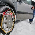 Sneg zavejao Srbiju, vozači se sad pitaju samo jedno: Evo kada tačno treba da se koriste lanci, a kada "čarape", u jednoj…