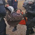 Dramatično u Crnoj Gori: Uhapšen predsednik opštine Zeta i više građana na protestu u Botunu (FOTO)