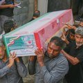 Hiljade ljudi na masovnoj sahrani učenica i nastavnika stradalih u američko-izraelskim napadima na školu u Iranu