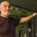 Kvadratura života: Šta to može naterati ljude da zvižde i vređaju čoveka koji je izgubio sina?