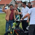 Navijač Zoki ima veću kilometražu od fudbalera: Za „Polet” iz Trbušana nije štedeo ni benzin ni živce, zato su odlučili da ga…
