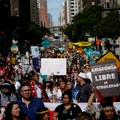 Više od 75.000 ljudi na ulicama Njujorka: Zahtevaju ukidanje upotrebe fosilnih goriva