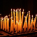 Danas su Miholjske zadušnice – obilaskom grobova i paljenjem sveća sećamo se preminulih