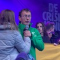 "Nisam došao da slušam: Ovo!" Drama na mitingu: Muškarac pokušao da otme mikrofon Greti Tunberg (video)