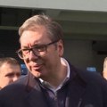 Vučić šmekerski odgovorio na provokacije novinara n1: "Malo se obradujte i osmehnite se. Vidite kako je divan stadion"