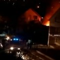 Gorela porodična kuća u Kaluđerici: Vatrogasci se izborili s vatrom, ima povređenih (video)