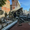 Srušila se zgrada u Istanbulu, više ljudi zarobljeno ispod ruševina