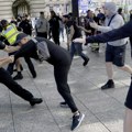 Sukobi policije i demonstranata na protestima u nekoliko gradova u Velikoj Britaniji