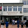 Uhapšena dekanka Medicinskog fakulteta u Novom Sadu: U akciji palo još 5 osoba: Sumnja se da su profesorima povećavali…