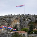 Hrvatska: Potraga za osobom koja je ukrala zastavu sa Kninske tvrđave